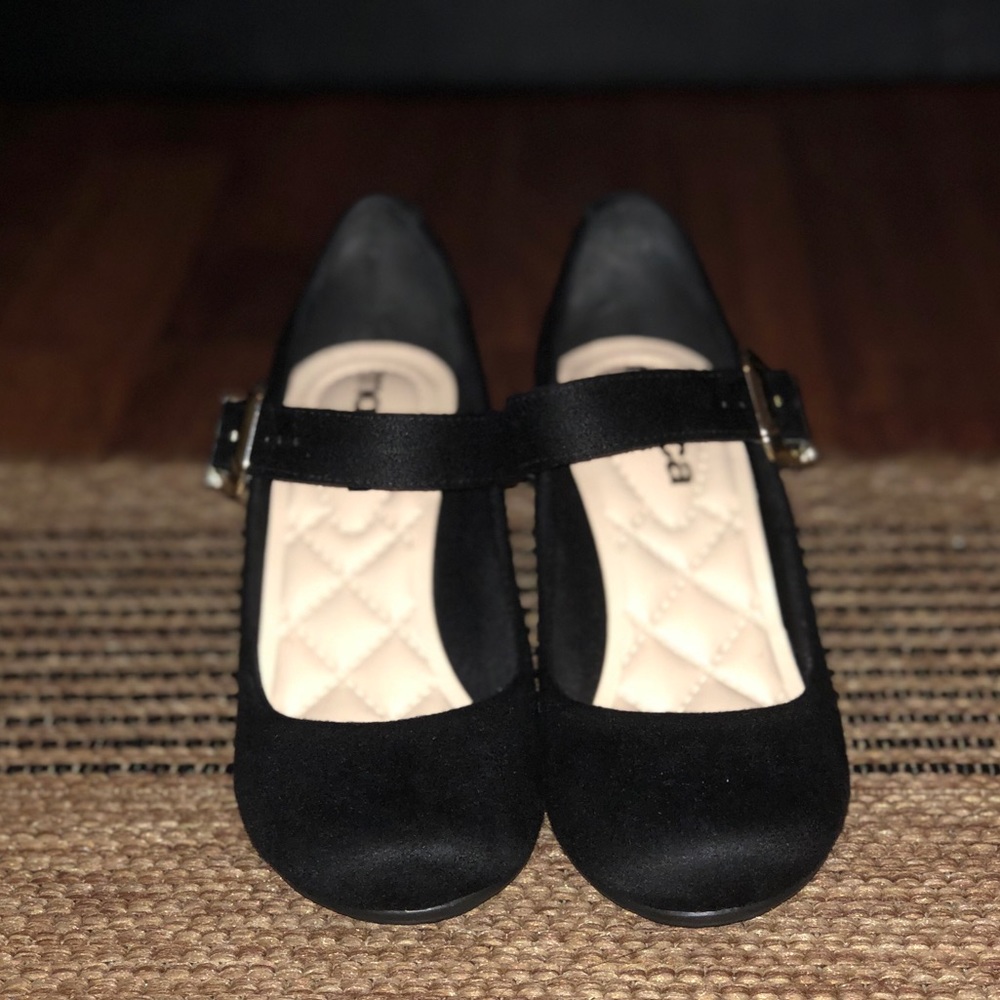 Brand new Moleca heels. Size 5